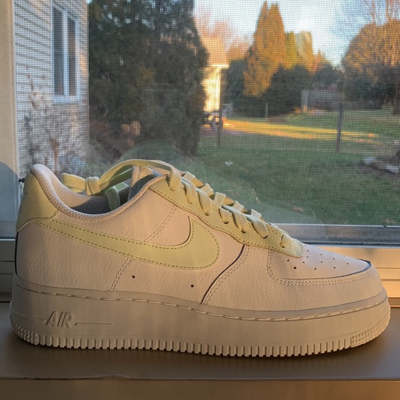 Nike Air Force 1 ‘07 LE Low White Lime Ice Women’s Sneakers - Picture 2 of 8
